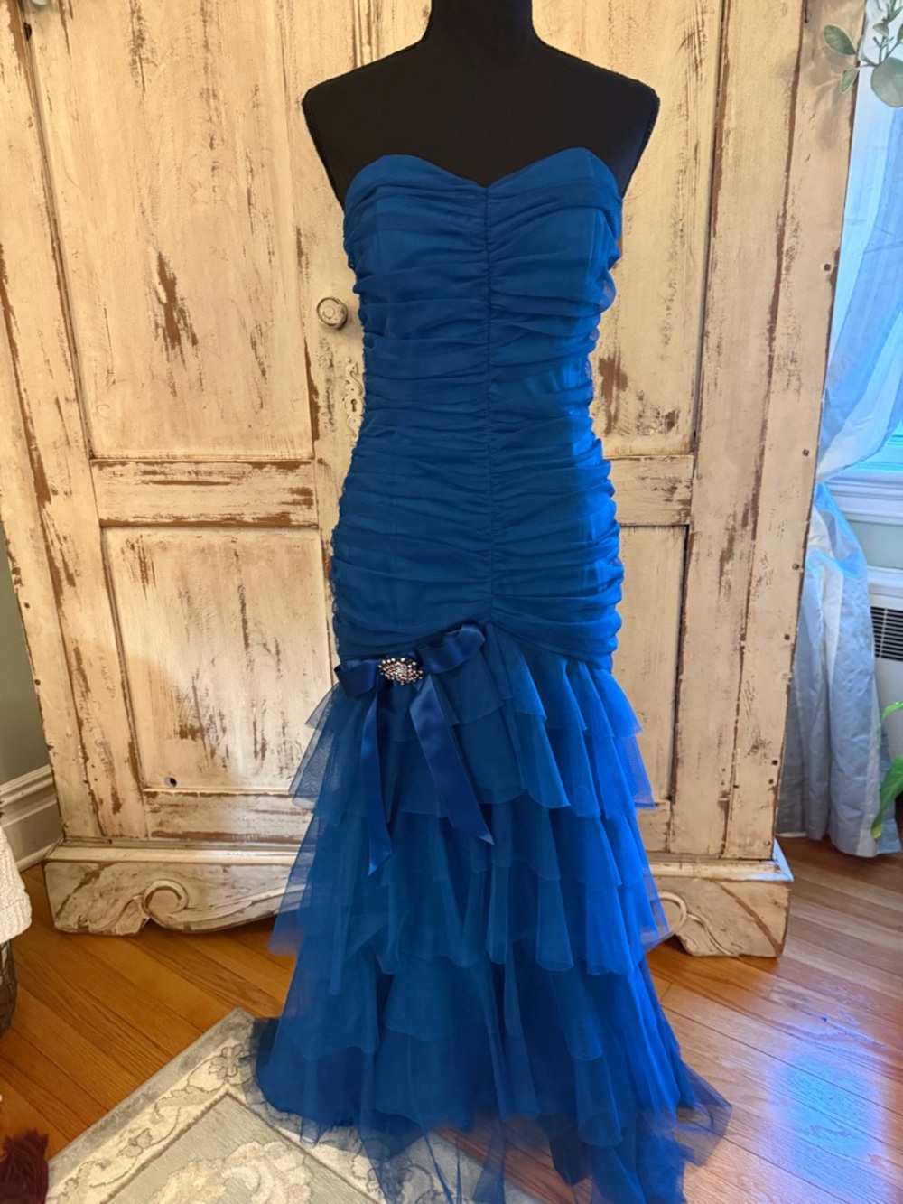 Jessica McClintock VTG Mermaid style formal tulle dress. Royal Blue.